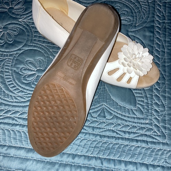 White Pumps - Picture 3 of 3